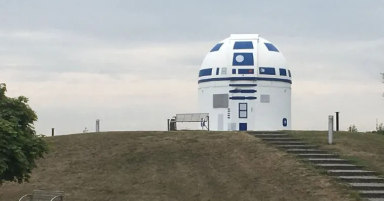 This German Professor Repainted His Observatory into R2-D2